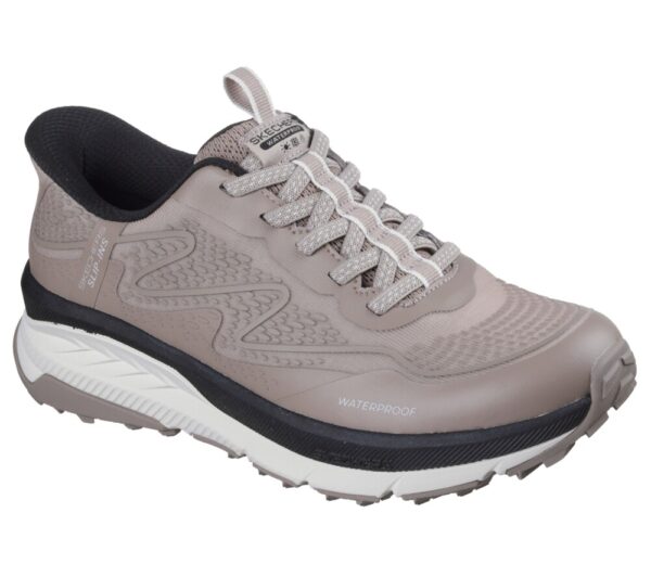 Skechers - beige slip-ins